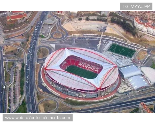 光明球场设施检查：本菲卡主场通过欧足联欧冠赛事标准认证