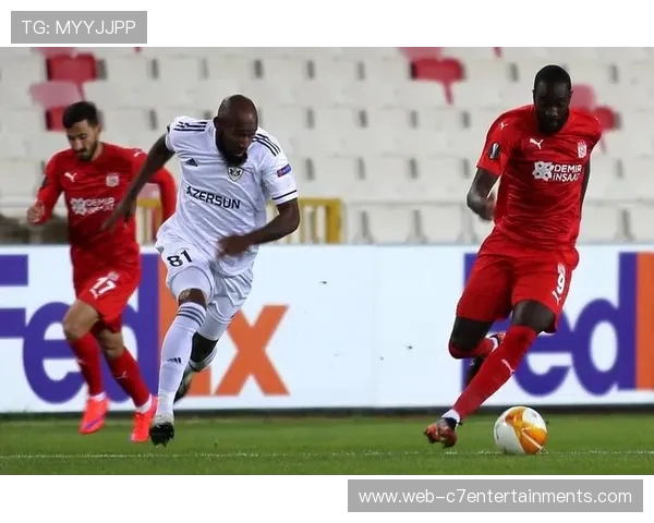 卡拉巴赫人工草皮主场成纽卡斯尔联适应难题 卡拉巴赫人工草皮主场成纽卡斯尔联适应难题