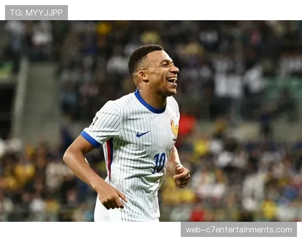 法甲赛场：姆巴佩点射破门，打入巴黎生涯第300球